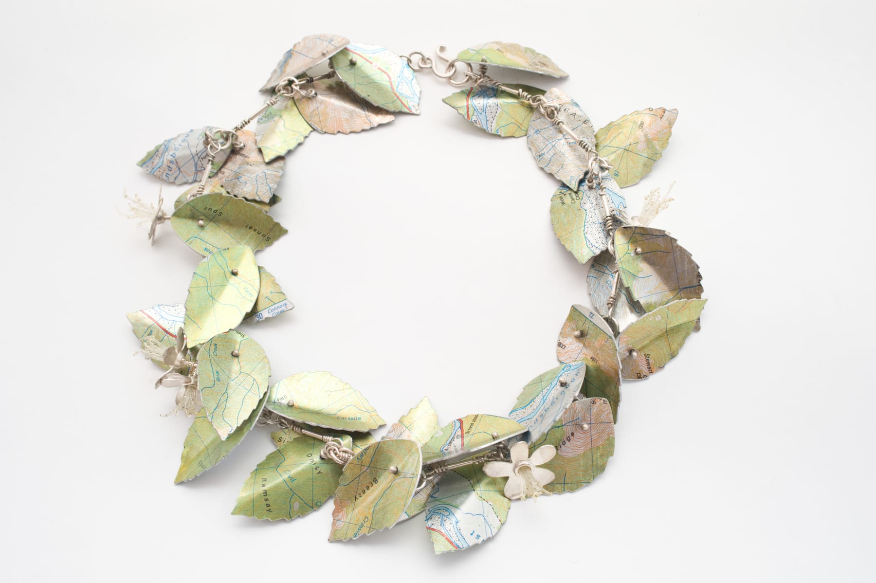 Lynn Kelly, Lacebark Necklace, 2006