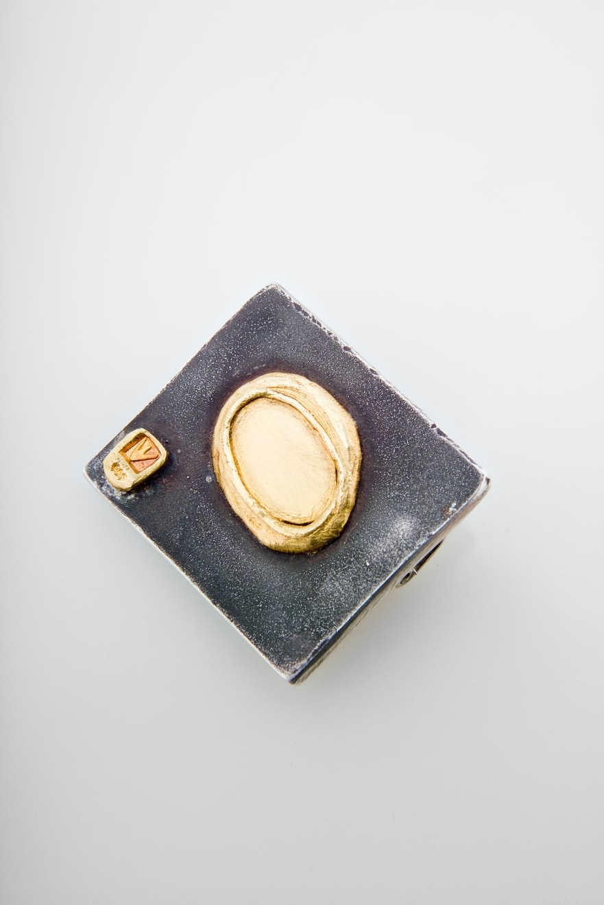 Ann Culy, Eclipse brooch, 2001