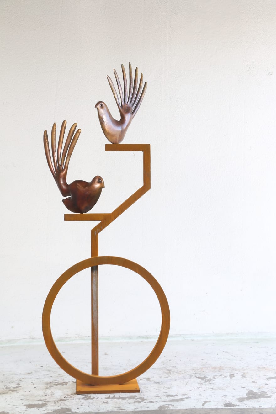 Paul DIBBLE, Two Fantails on Corten, 2017