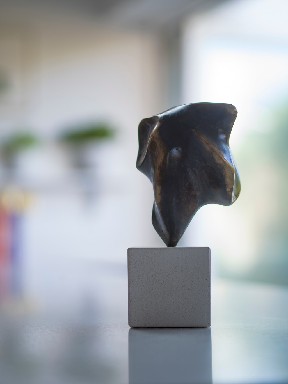 Ian Knowles, Standing Flint Form, 2019
