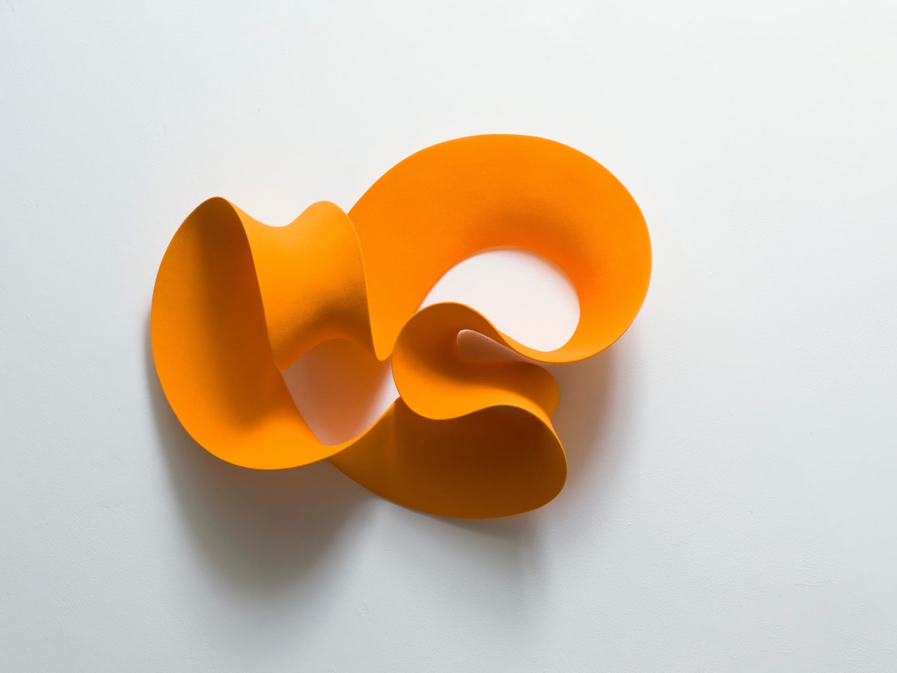 Merete Rasmussen, Flowing Orange (Wall), 2021