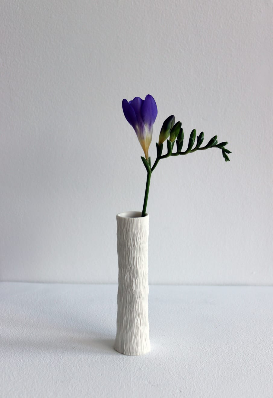 Josefina Isaza, Carved Mini Vase I, 2024