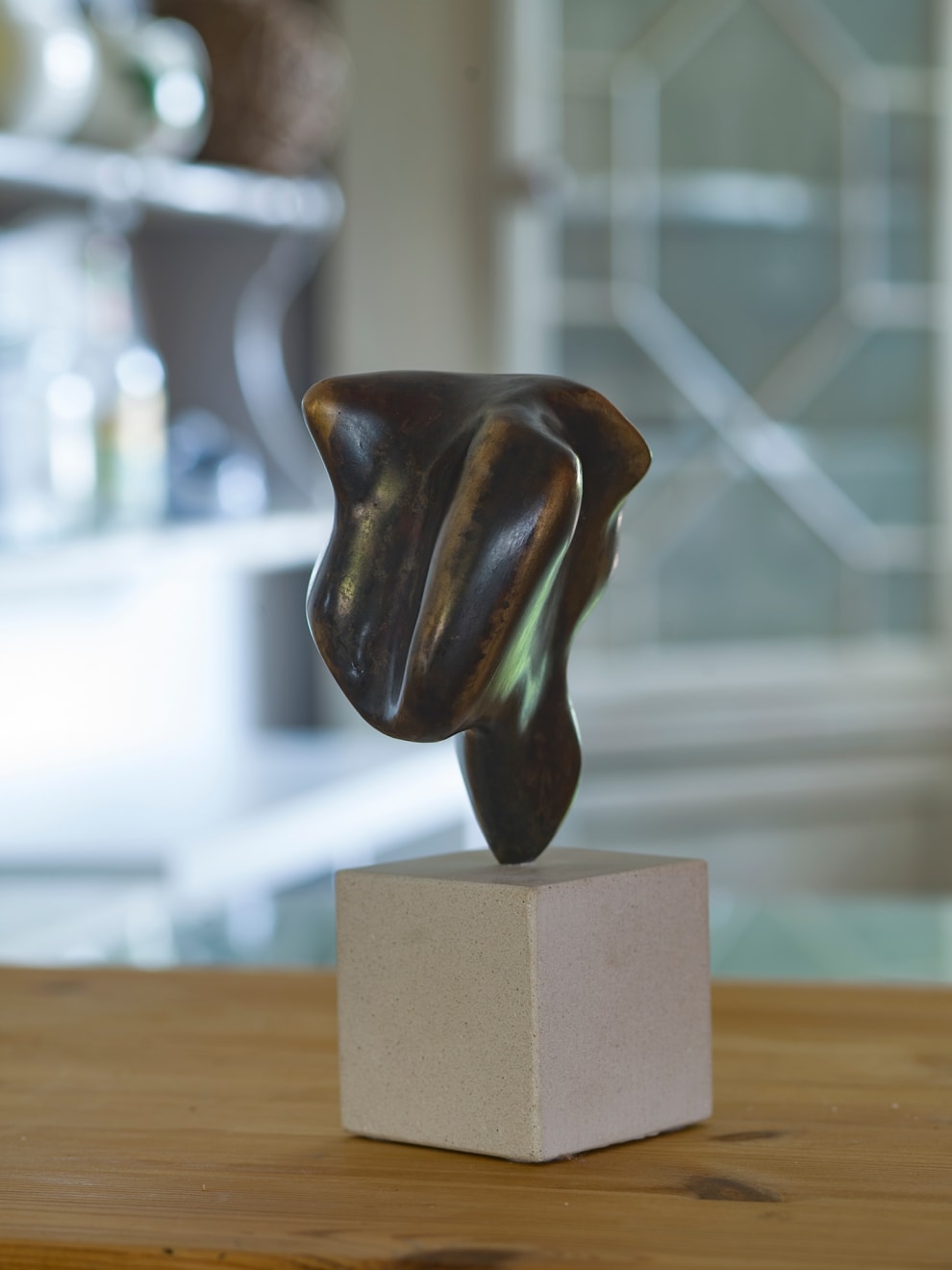 Ian Knowles, Standing Flint Form, 2019