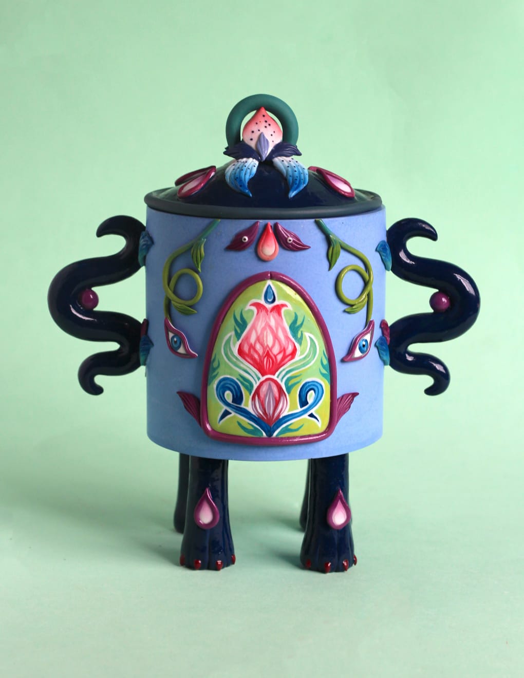Hannah Lim, The Jade Window Snuff Bottle, 2023