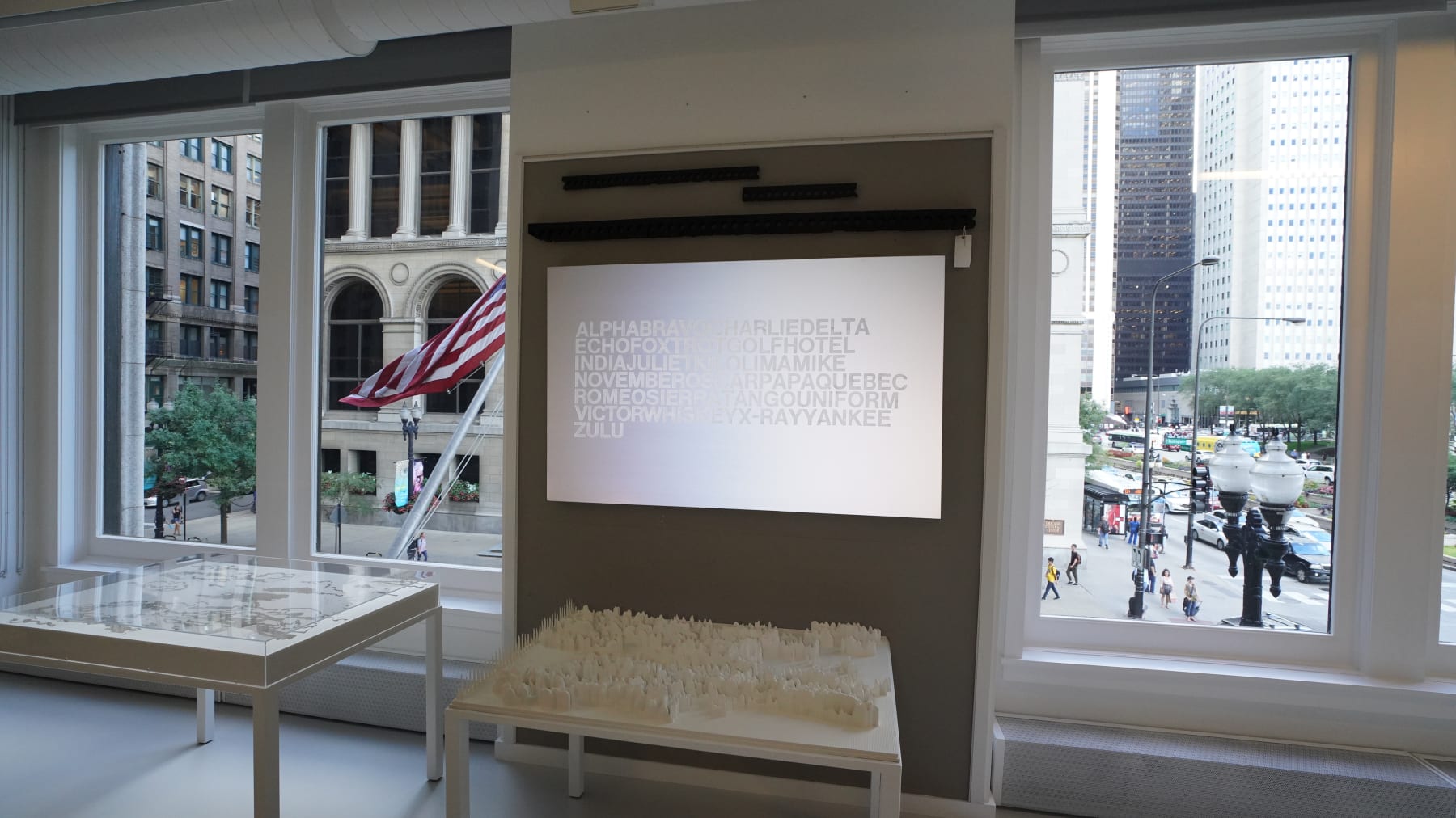 Paula Crown, ALPHABRAVO (3M), 2018