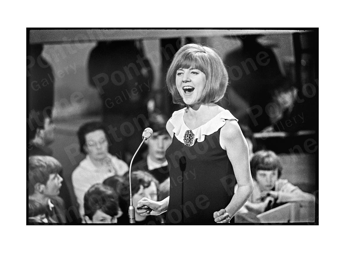 Photographer: Unknown, Cilla Black