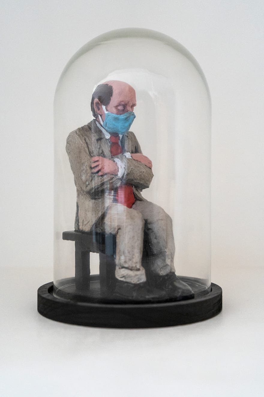 Isaac Cordal, Shelter (Bored), 2020