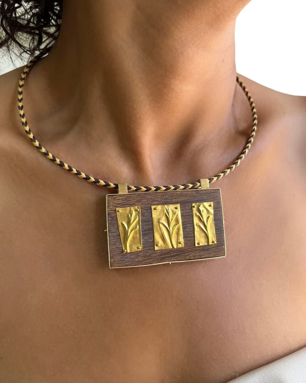 Sandra Frias, Nadir Pendant