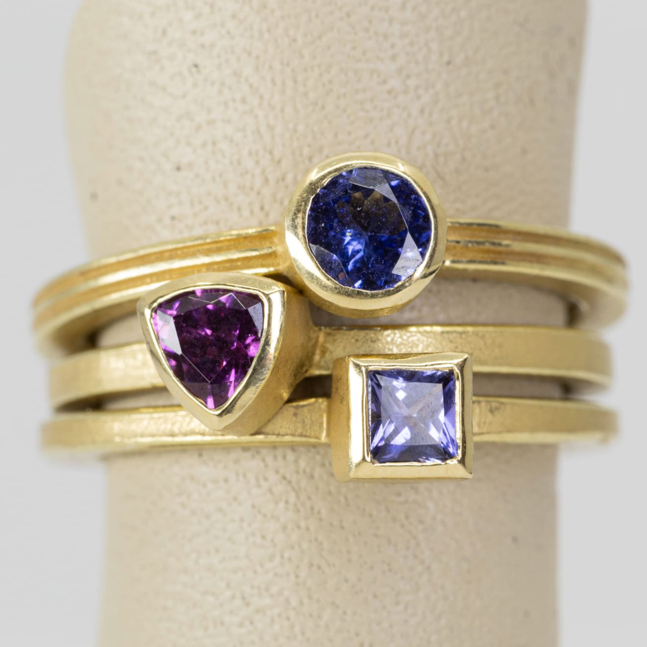 Barbara Heinrich, Round Tanzanite Ring