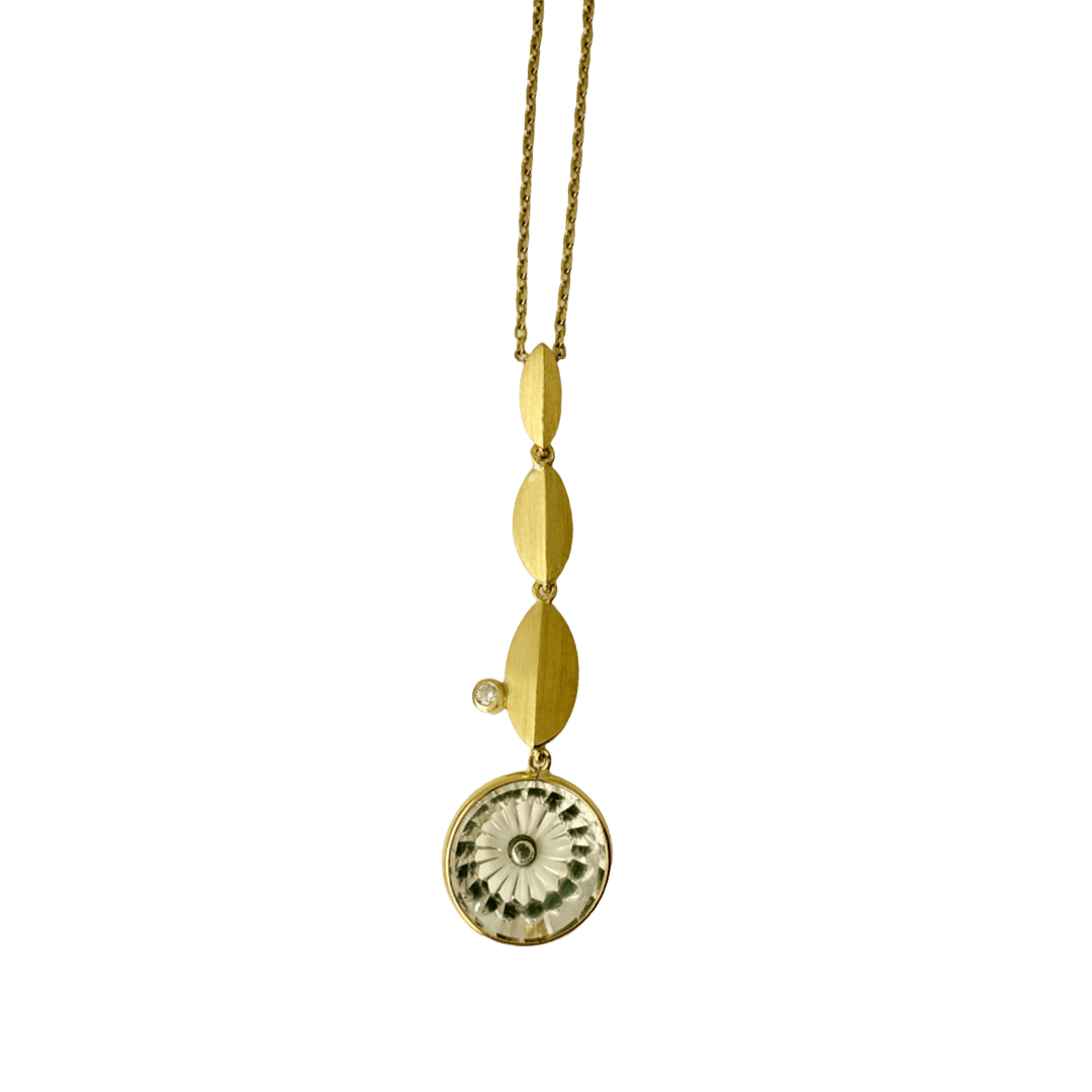 Sandra Frias, Vitória Régia Necklace