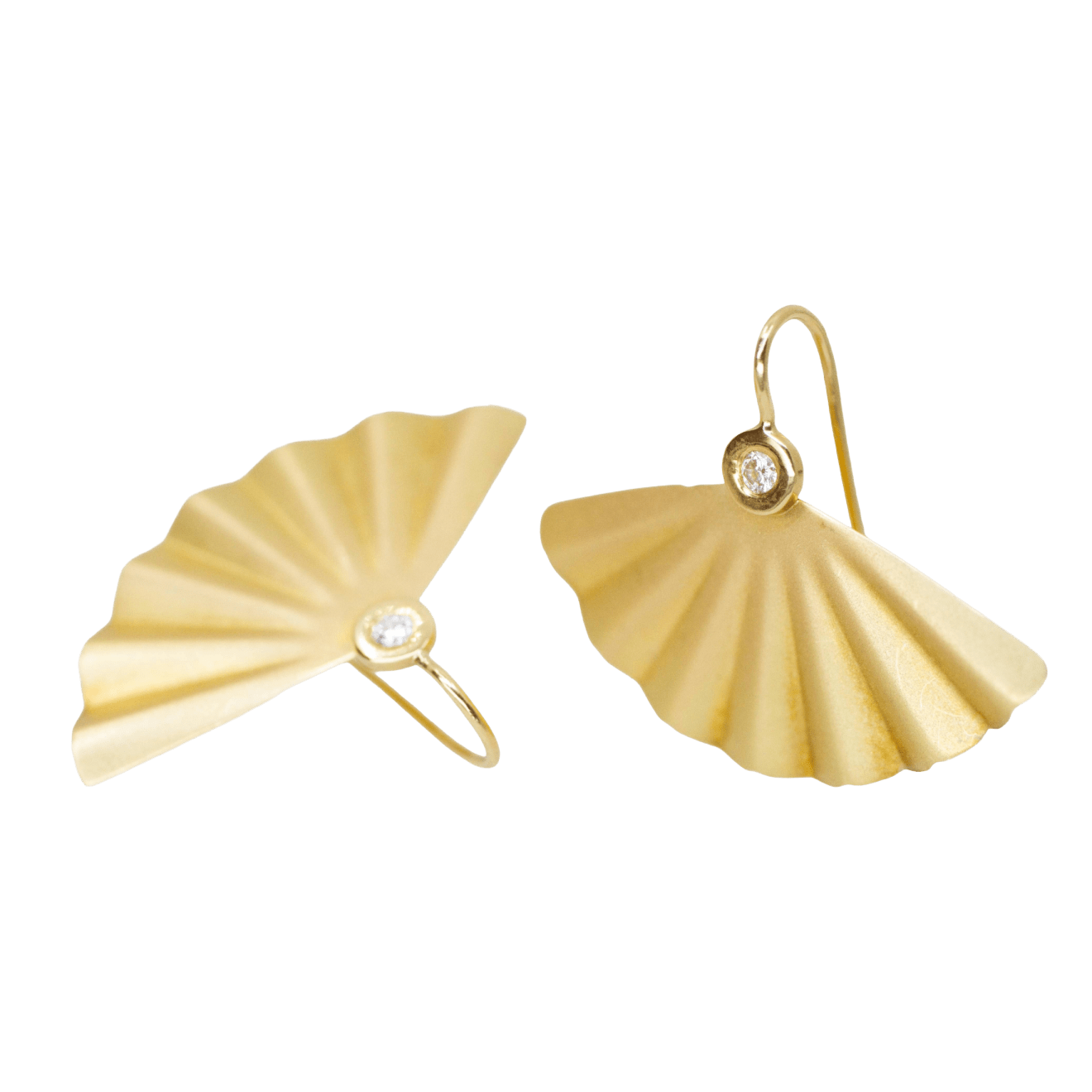 Sandra Frias, Sensu Gold Earrings with Diamonds