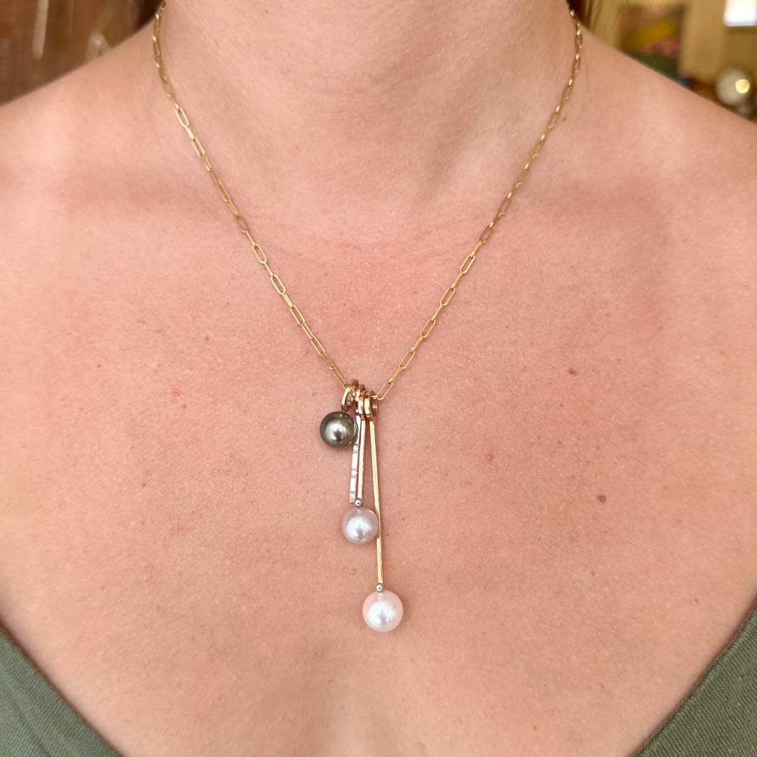 Lauren Chisholm, Short Dark Peacock Tahitian Pearl Charm