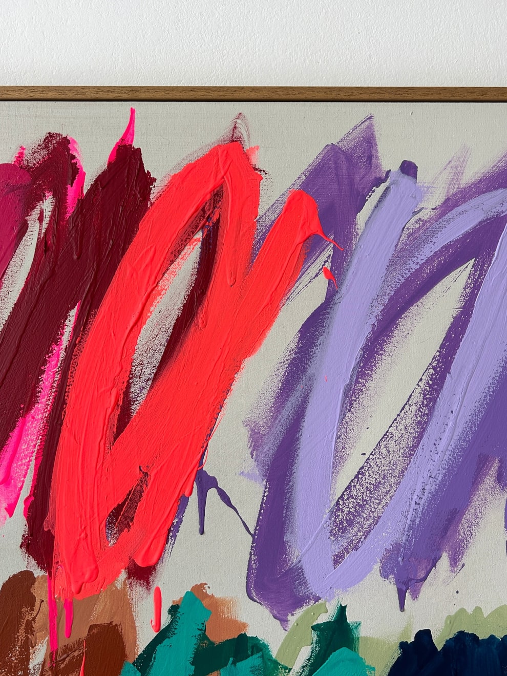 Christina Gschwanter abstract painting of multicolored scribble on beige background