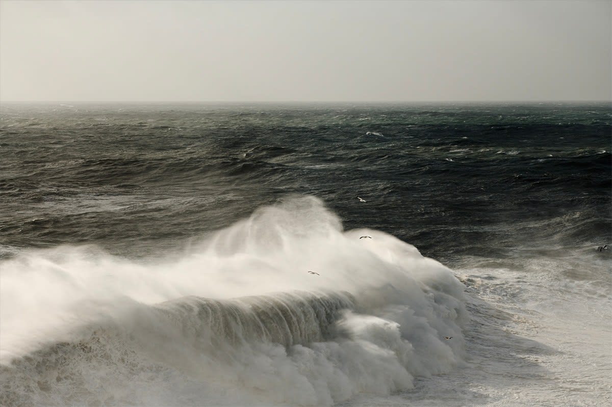 Alessandro Puccinelli photo of a green sea and waves crashing