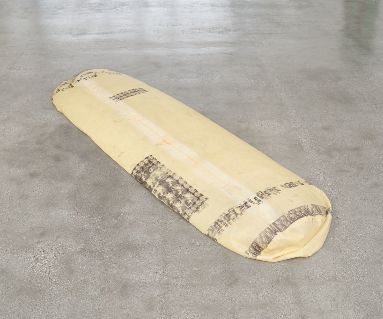 Darya Diamond, In every dream home a heartache, 2024