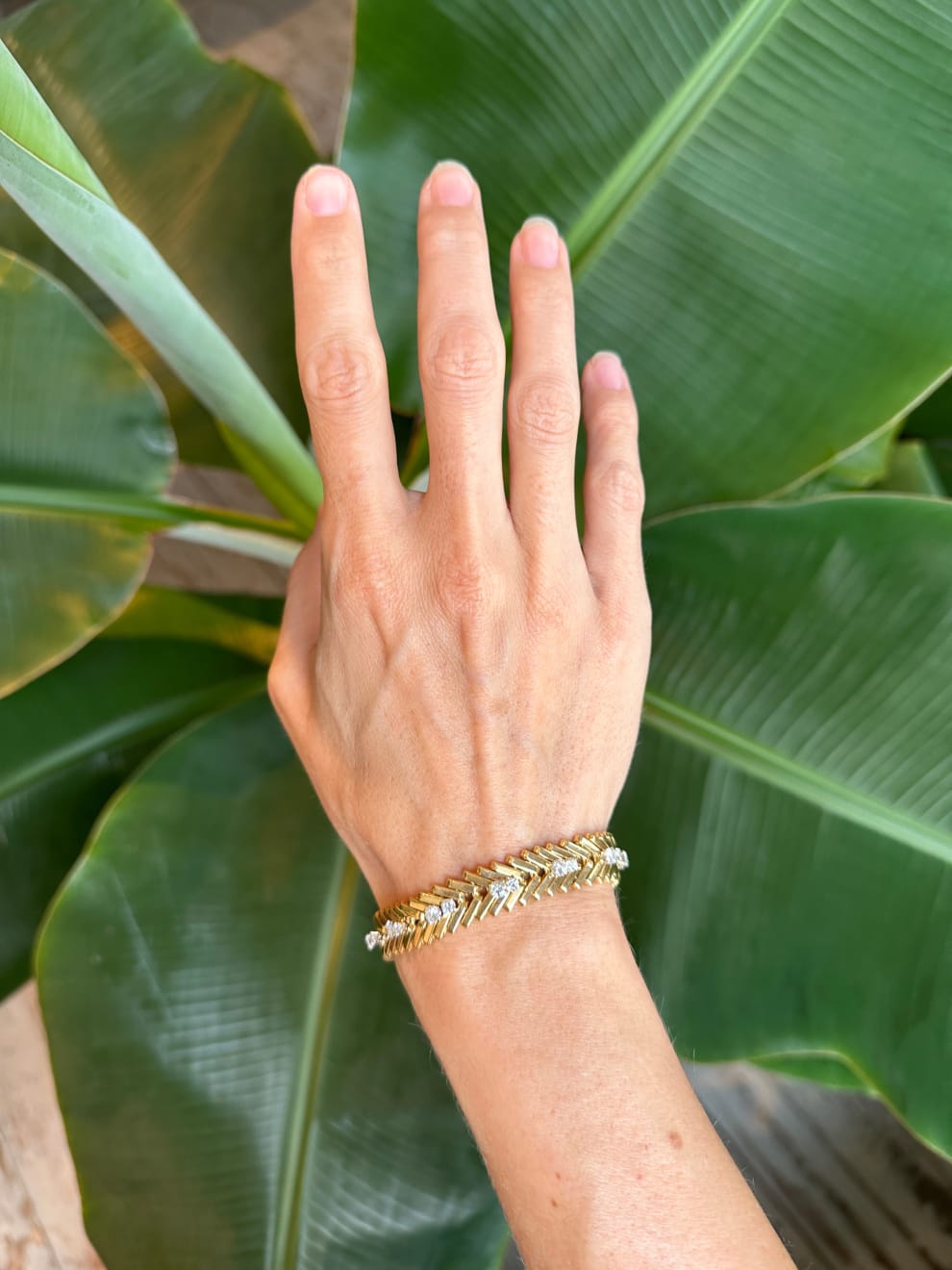 VAN CLEEF ARPELS A highly flexible yellow gold and diamond