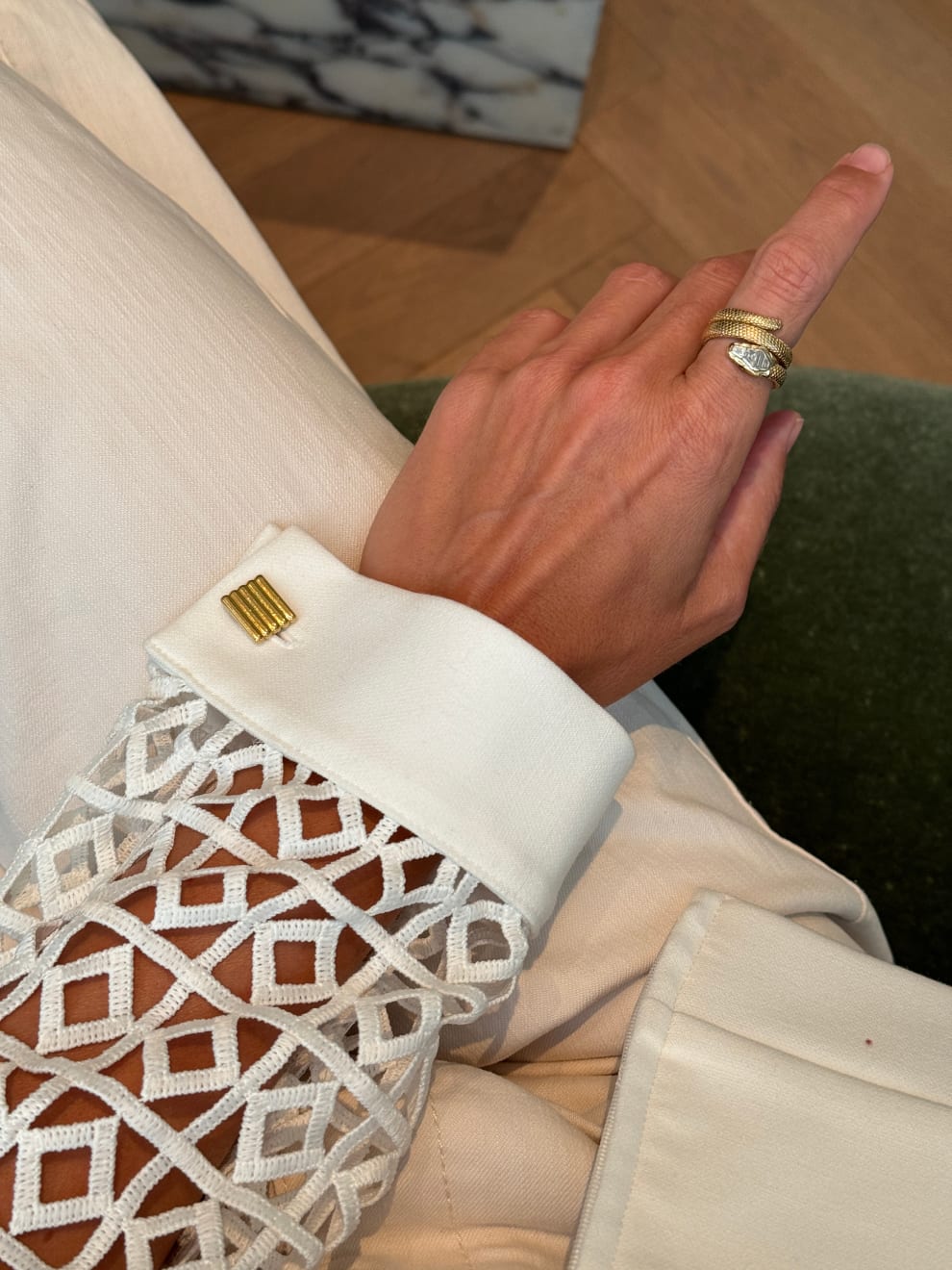 Cartier gold cufflinks outlet