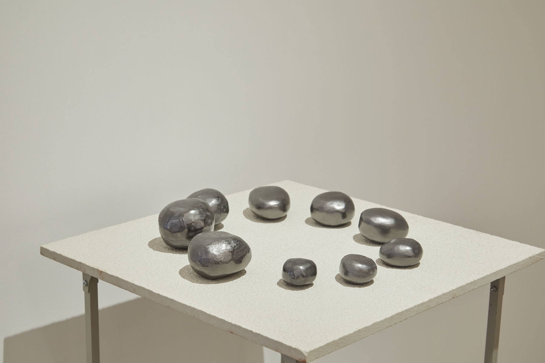 Savia Mahajan, Palm pebbles, 2021