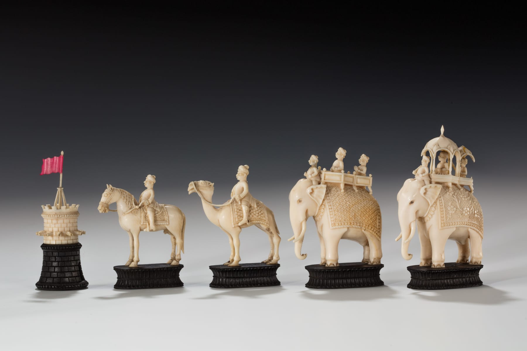 Coulborn antique 18th century Anglo-Indian 18th Century Carved Ivory 32 Piece Chess Set