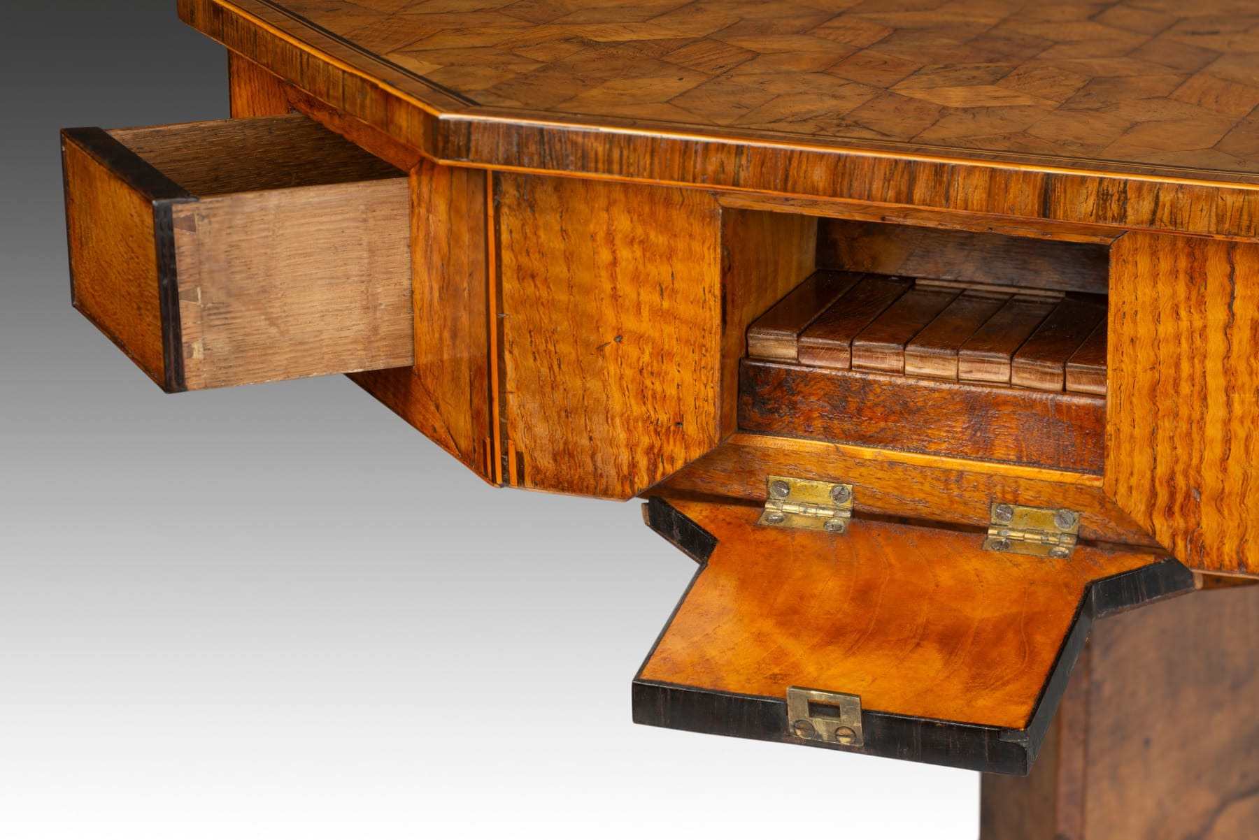 George IV Burr Oak Octagonal Mechanical Table