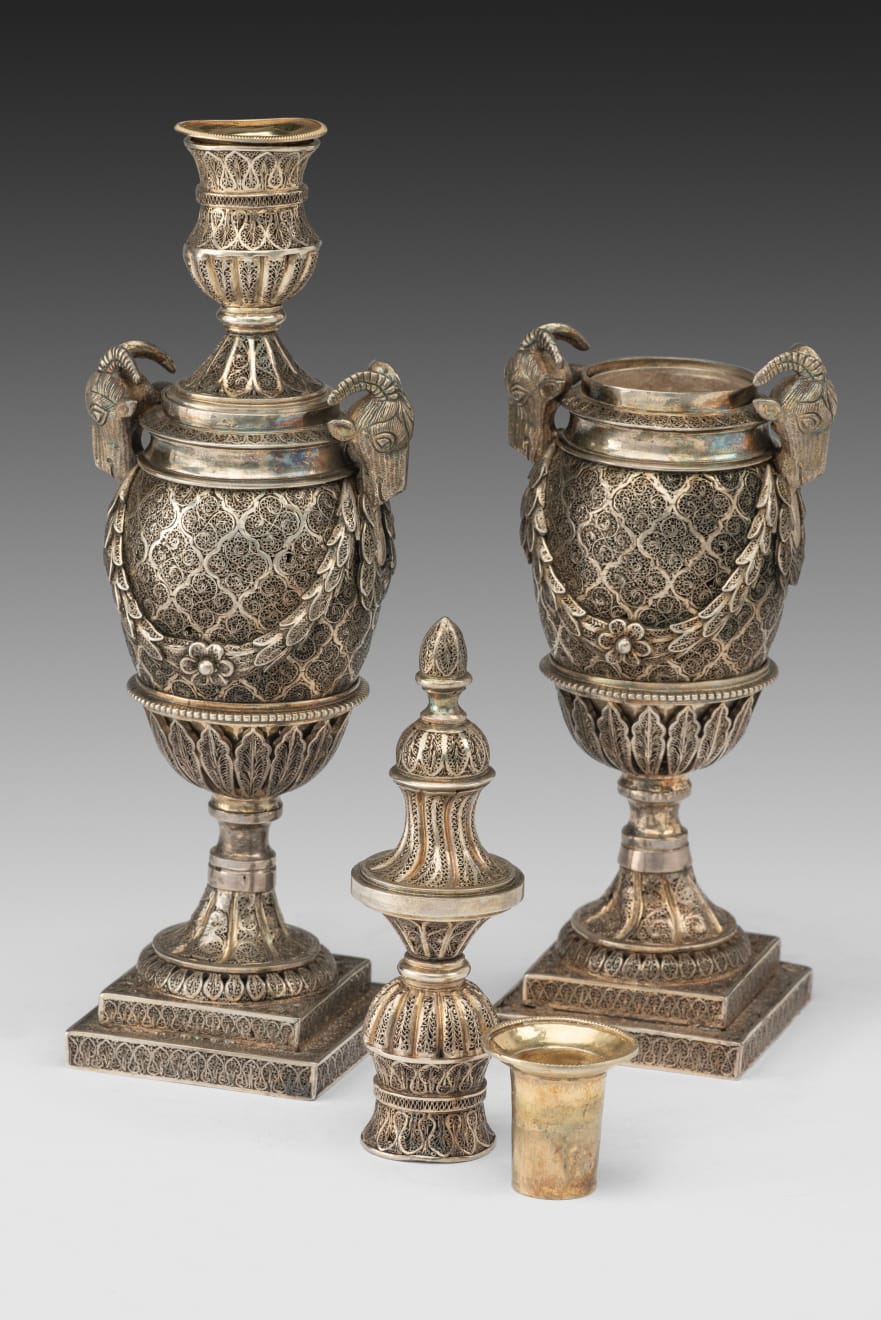 Pair of Anglo-Indian Filigree Silver Cassolettes after the model by Matthew Boulton