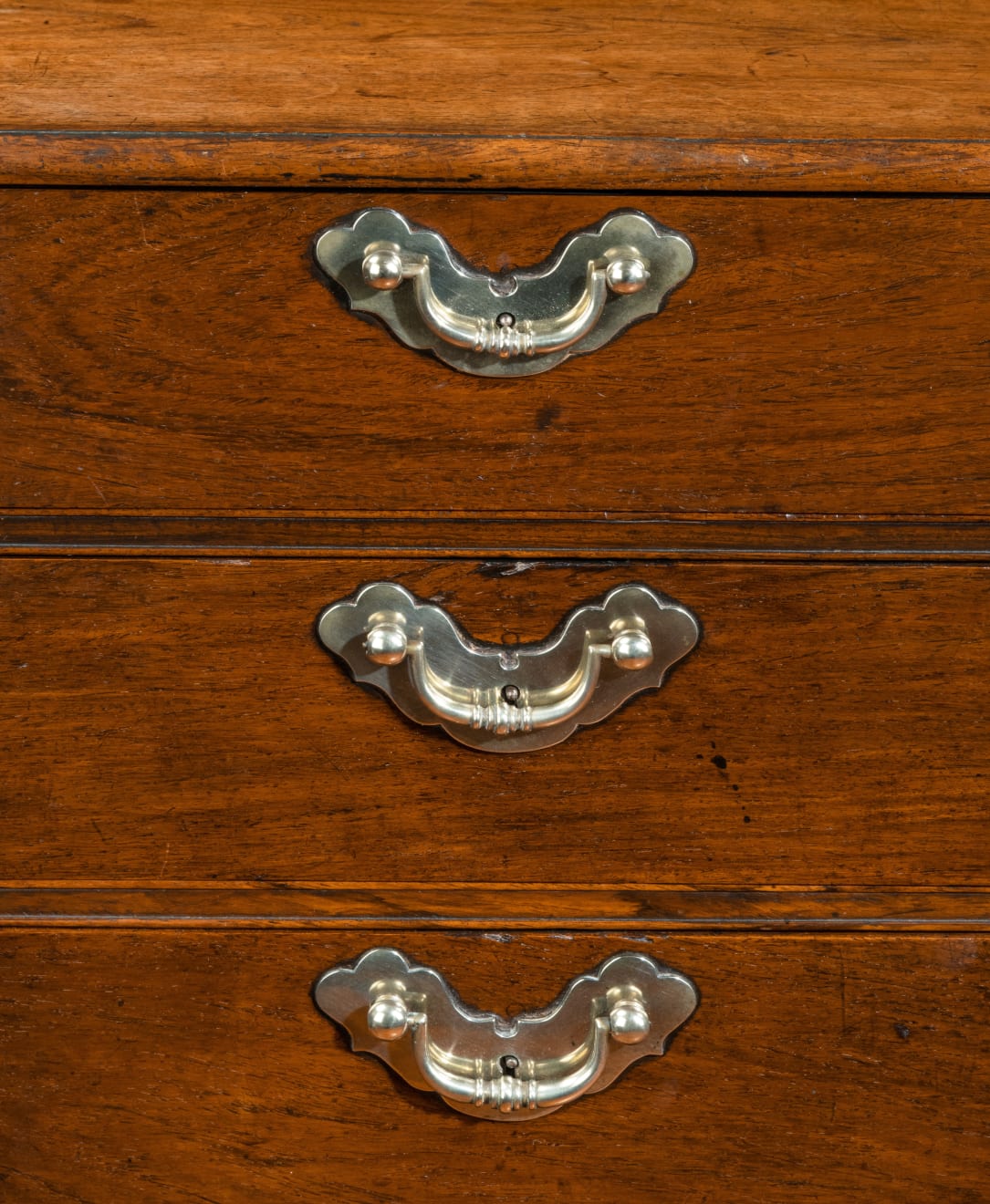 Coulborn antique 18th Century Chinese Export Kneehole Chest