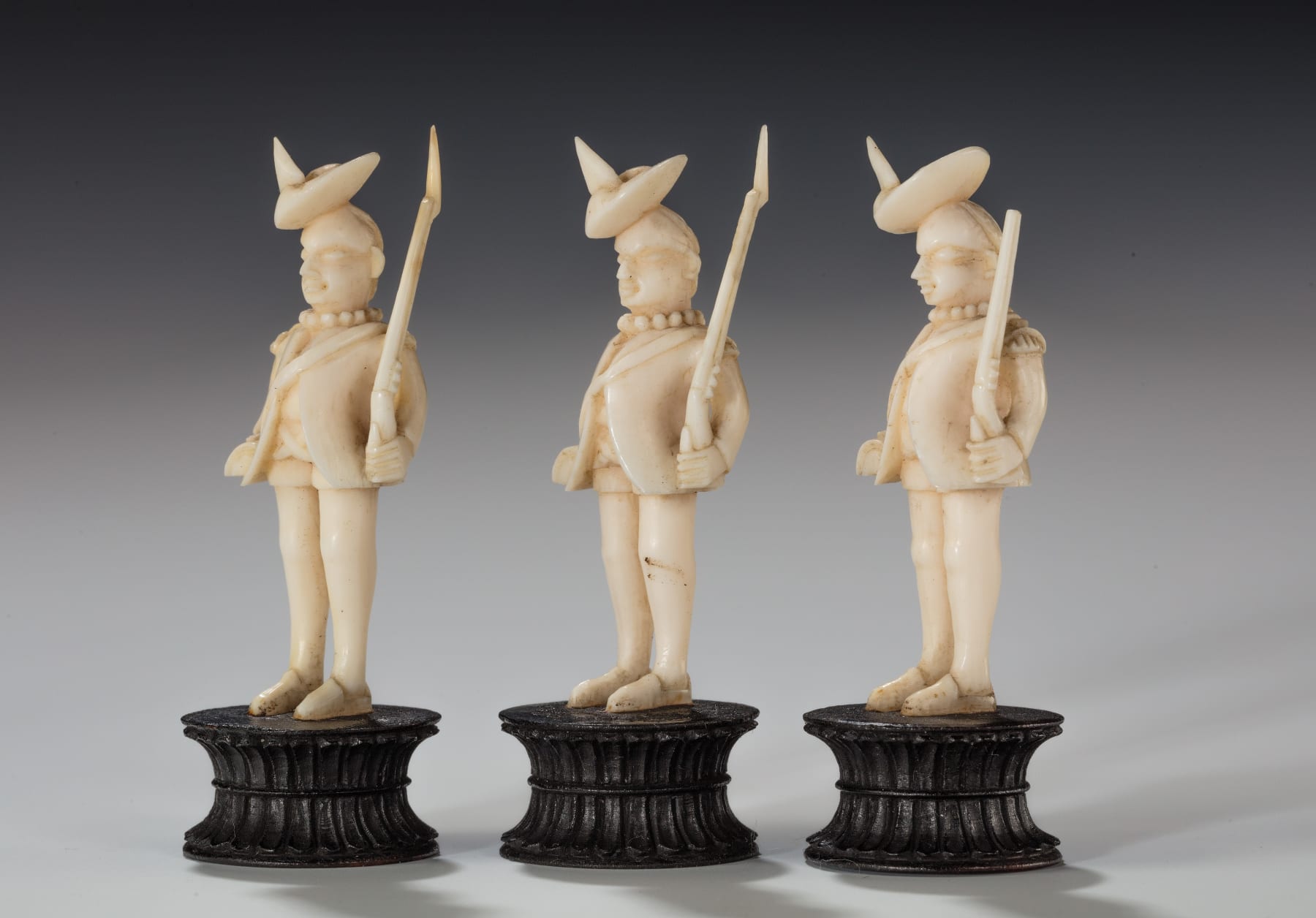 Coulborn antique 18th century Anglo-Indian 18th Century Carved Ivory 32 Piece Chess Set