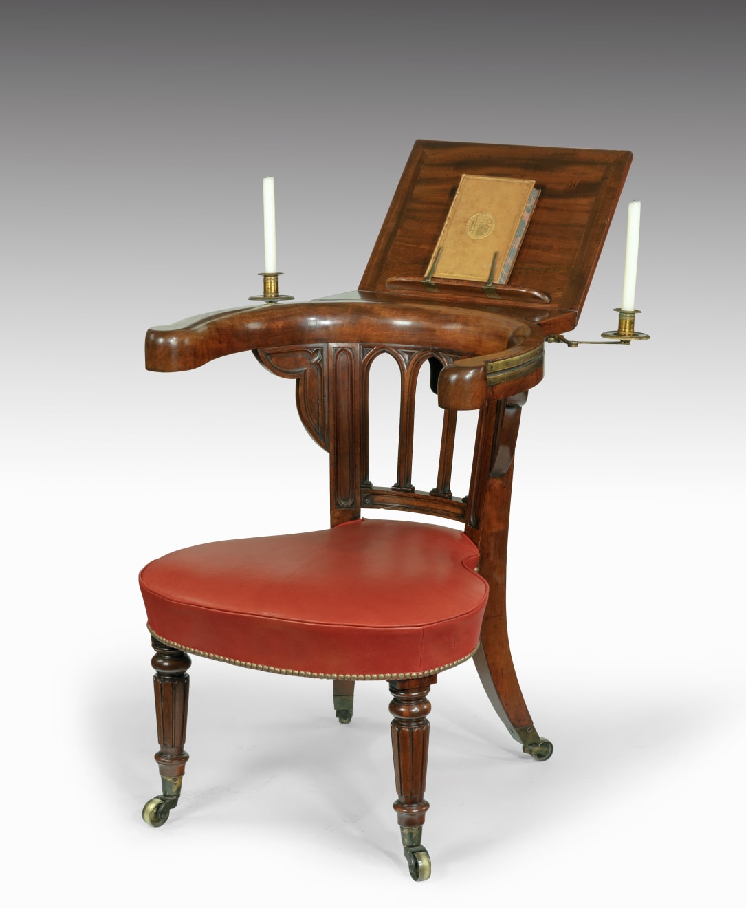 Reading shop chair wooden