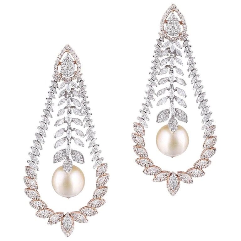 Vishal Jewels, Omnia Paratus Earrings