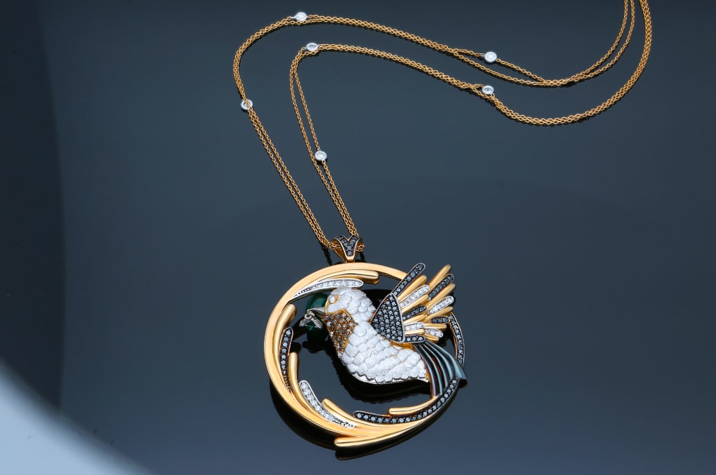 Terzihan, Kameleona: The Emerald Hummingbird Medallion Limited Edition