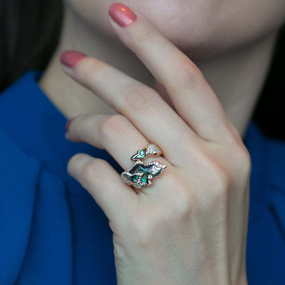 Simone, Bombshell: Galaxy Ring