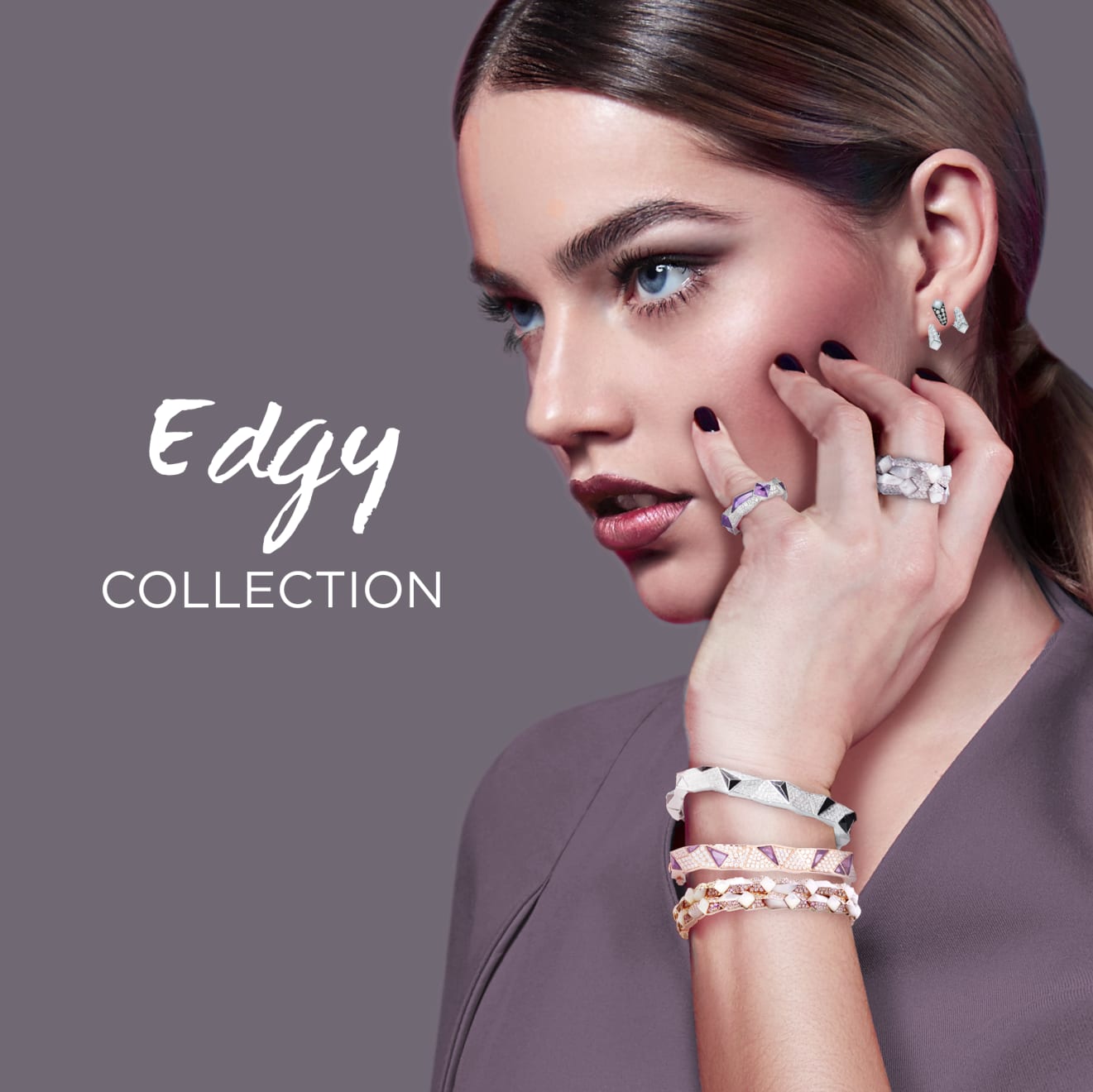 Simone, Jouer: Edgy Studs