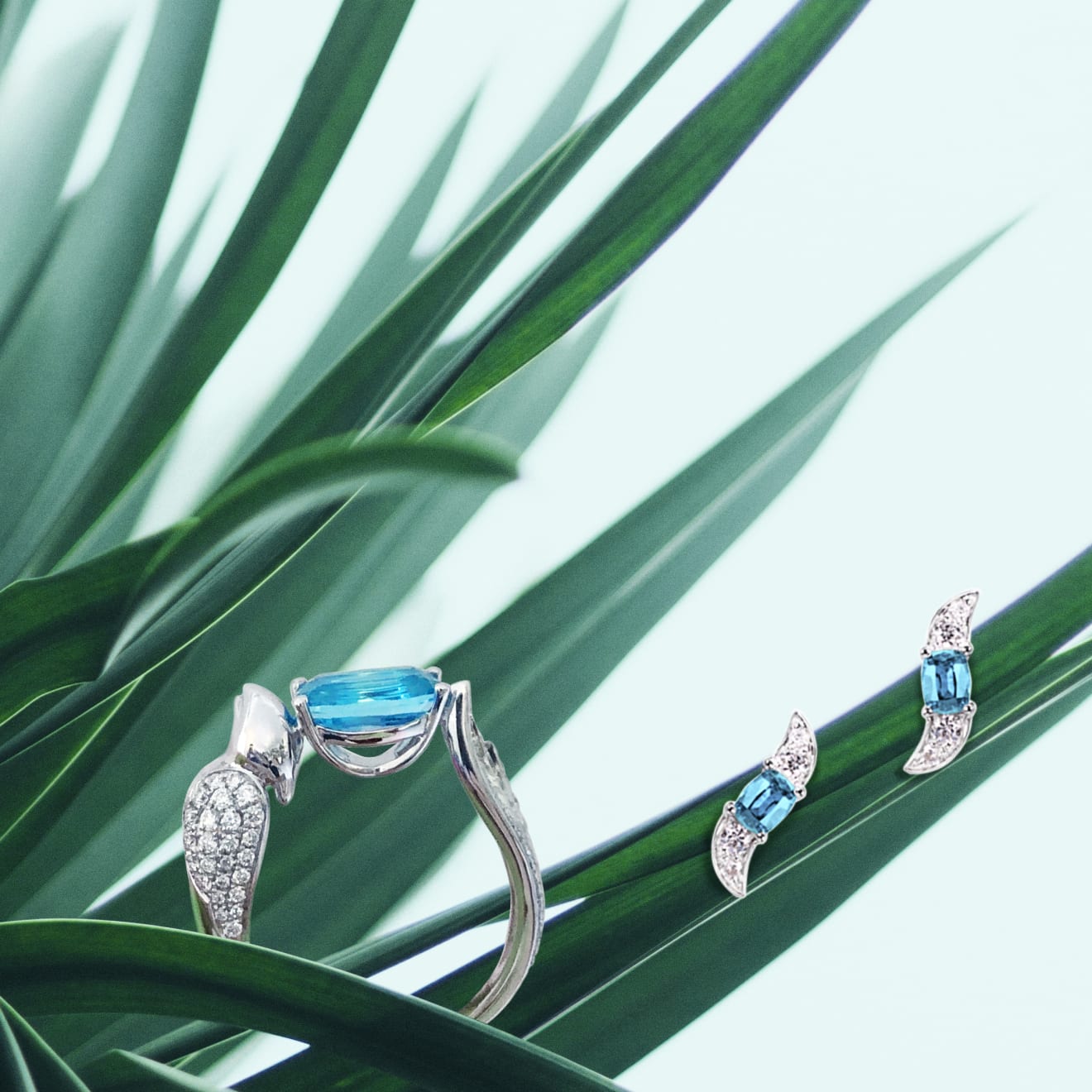 Simone, Jouer: Lover Peace Ring