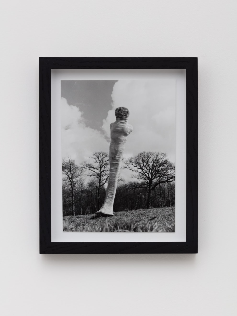 Alina Szapocznikow, No gravity, a tribute to Komarow (documentation of the performance), 1967