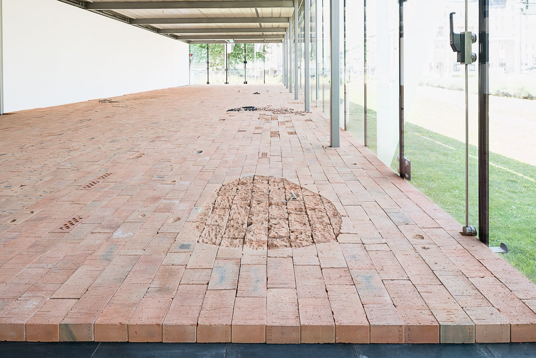 Kate Newby, I can’t nail the days down, 2018