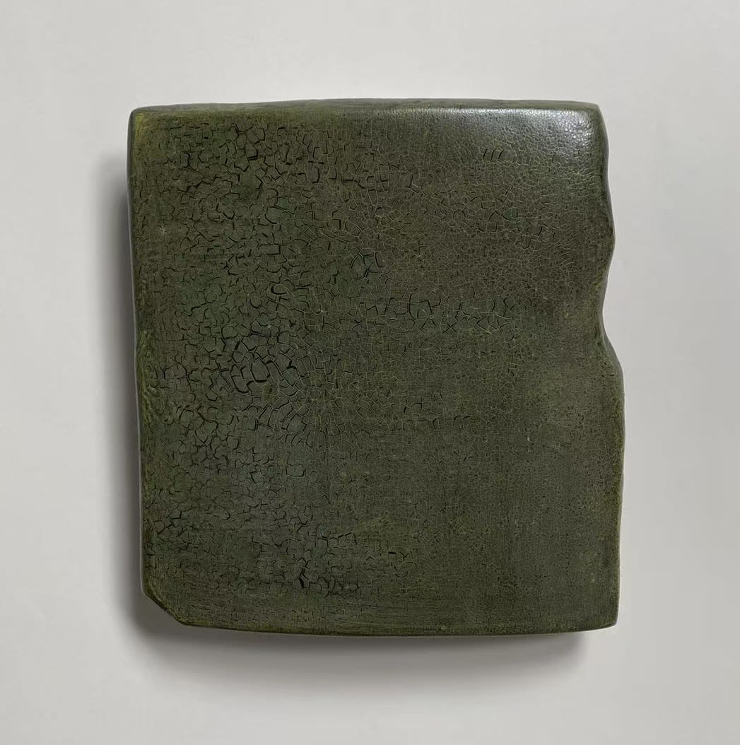 蘇笑柏 Su Xiaobai, 凝瓦-8 Lone Tile-8, 2025