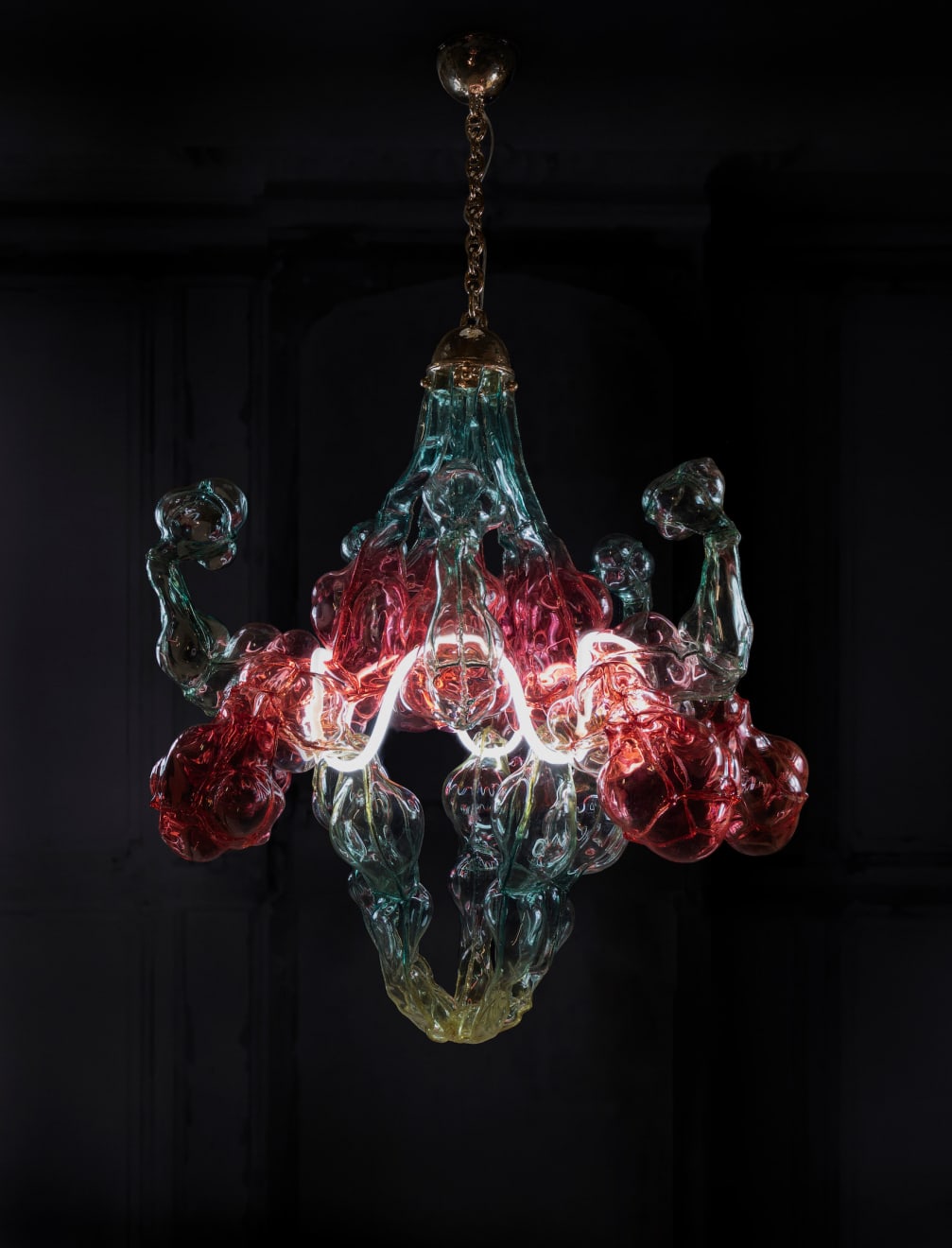 Dorian Renard, The Beauty of Distortion. Chandelier / Deformacijos grožis. Šviestuvas, 2022