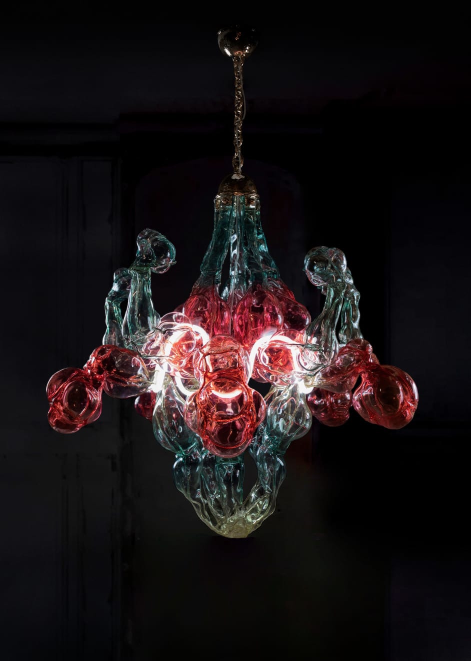 Dorian Renard, The Beauty of Distortion. Chandelier / Deformacijos grožis. Šviestuvas, 2022