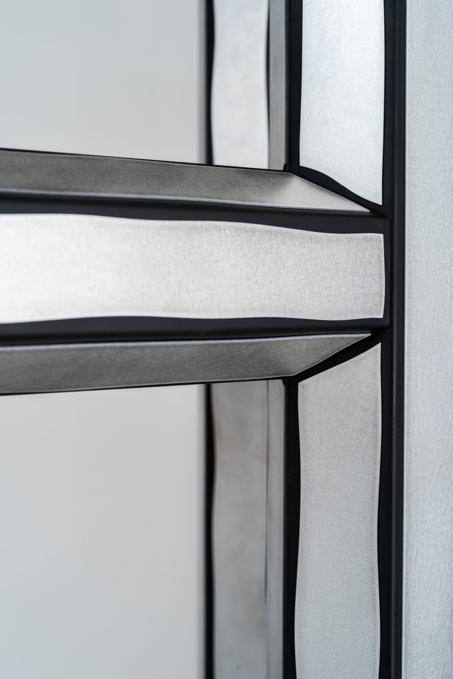 Tijs Gilde (Studio Guilty), ŠEŠIAKAMPĖ / HEX , Lentyna / shelf