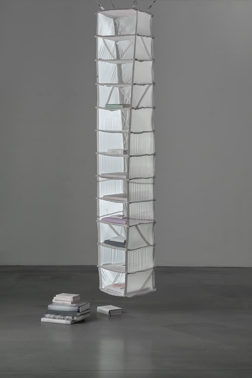 Mantas Lesauskas, MPB GV , Kabanti knygų lentyna / Hanging Bookshelf