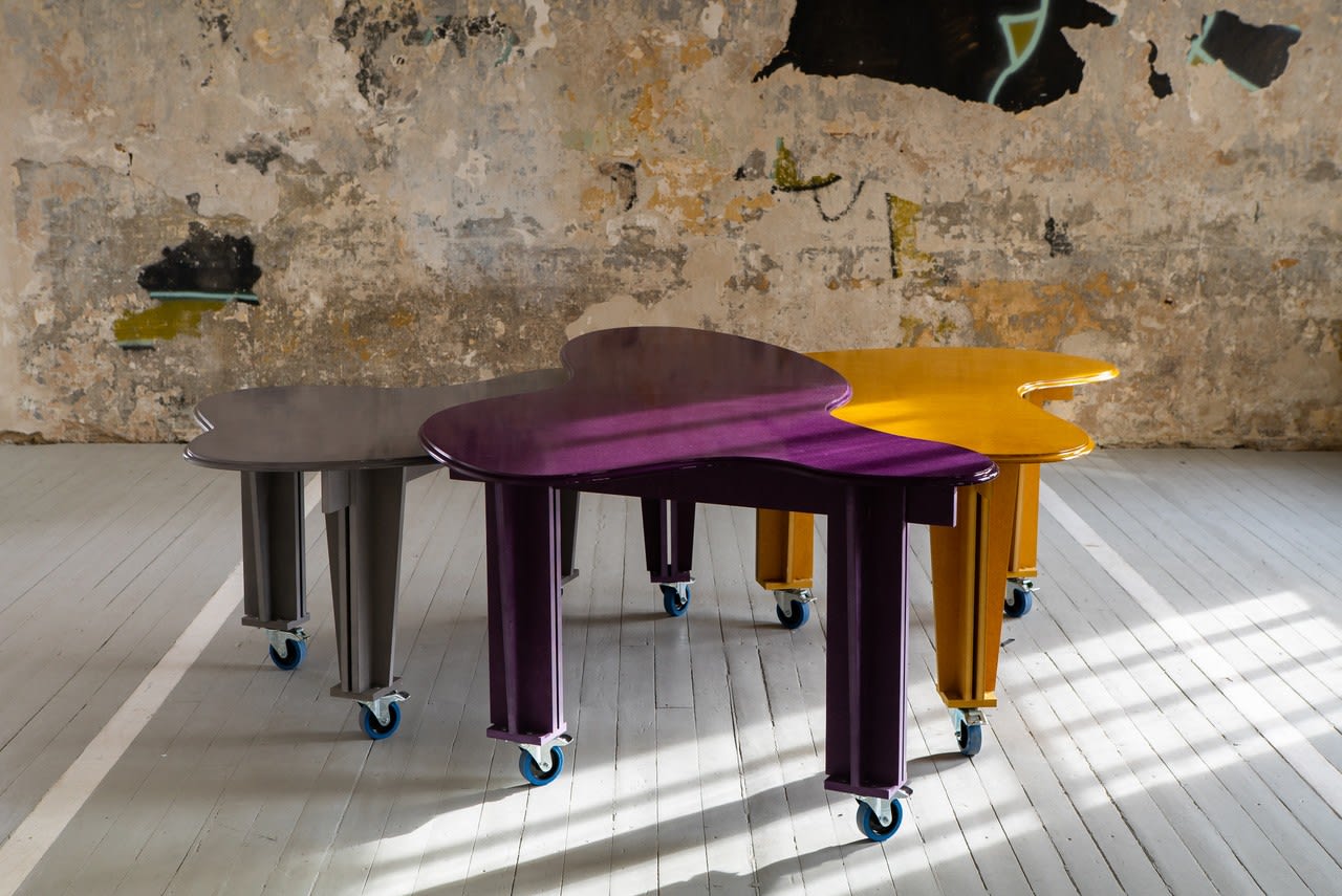Vytautas Gečas, No one's average, Stalas / table