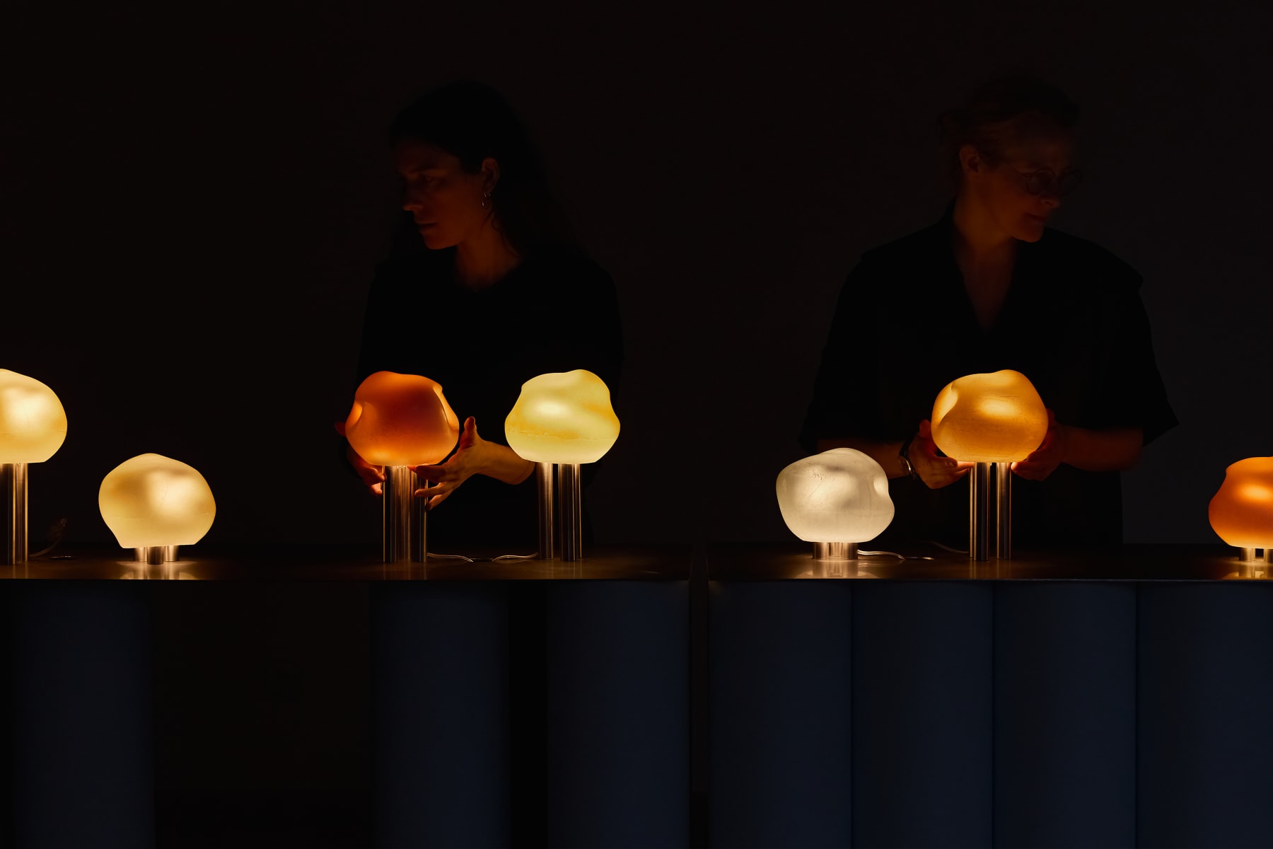 Daydreaming Objects, Scoop Grounded (Ivory), šviesos objektas / light object, 2025