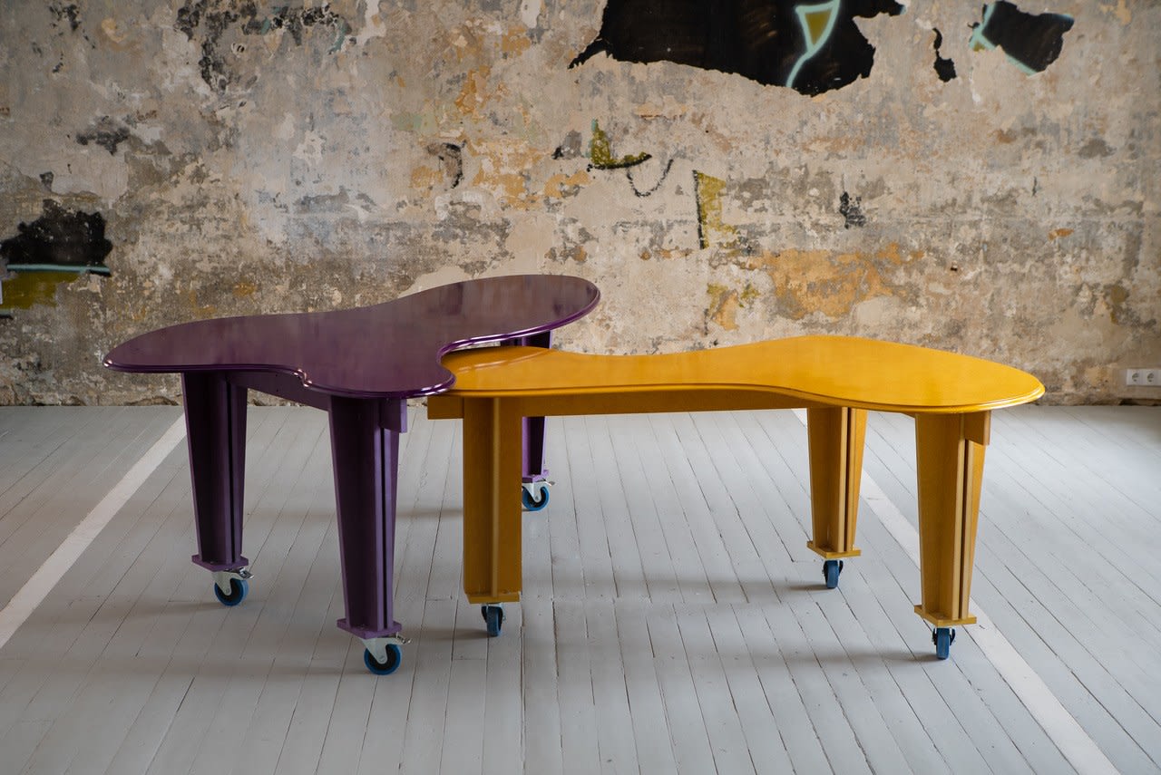 Vytautas Gečas, No one's average, Stalas / table
