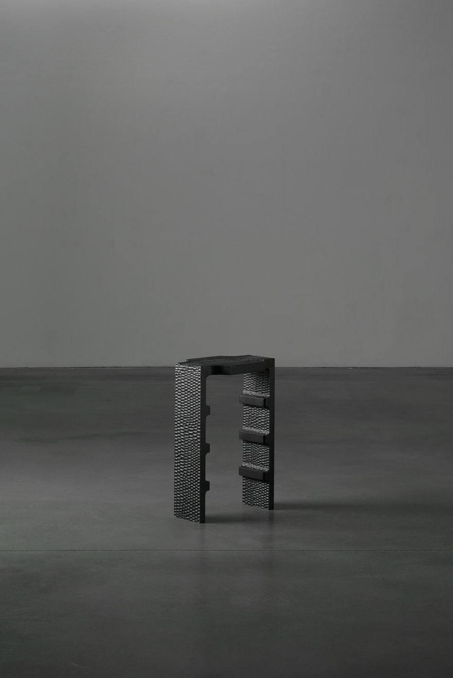Mantas Lesauskas, Šoninis knygų stalelis / Side Book Table , 2022