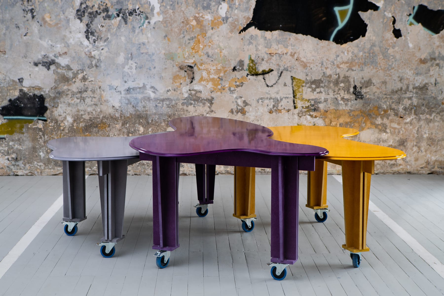 Vytautas Gečas, No one's average, Stalas / table