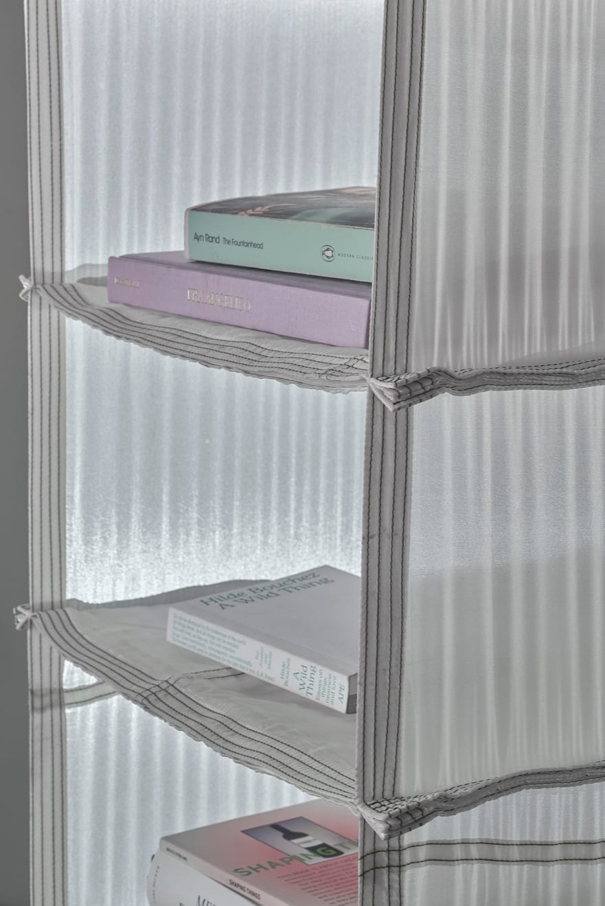 Mantas Lesauskas, MPB GV , Kabanti knygų lentyna / Hanging Bookshelf