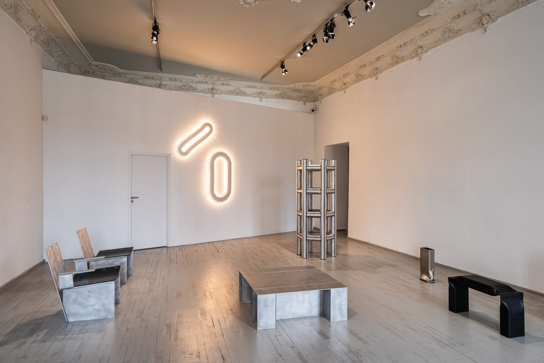 Tijs Gilde (Studio Guilty), ŠEŠIAKAMPĖ / HEX , Lentyna / shelf