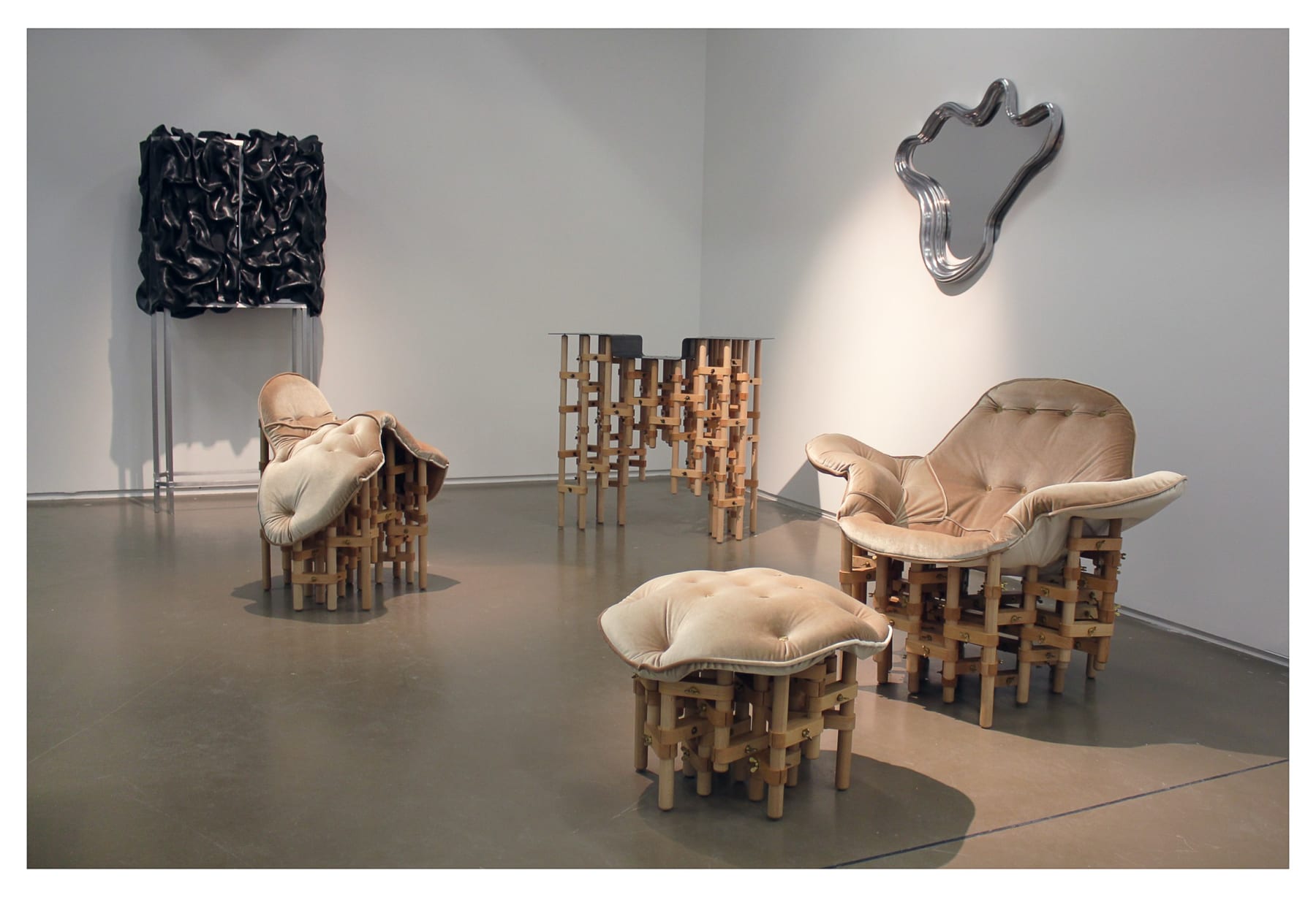 Vytautas Gečas, Collaboration with Marija Puipaitė: Romance & Gravity (Dresser), 2019