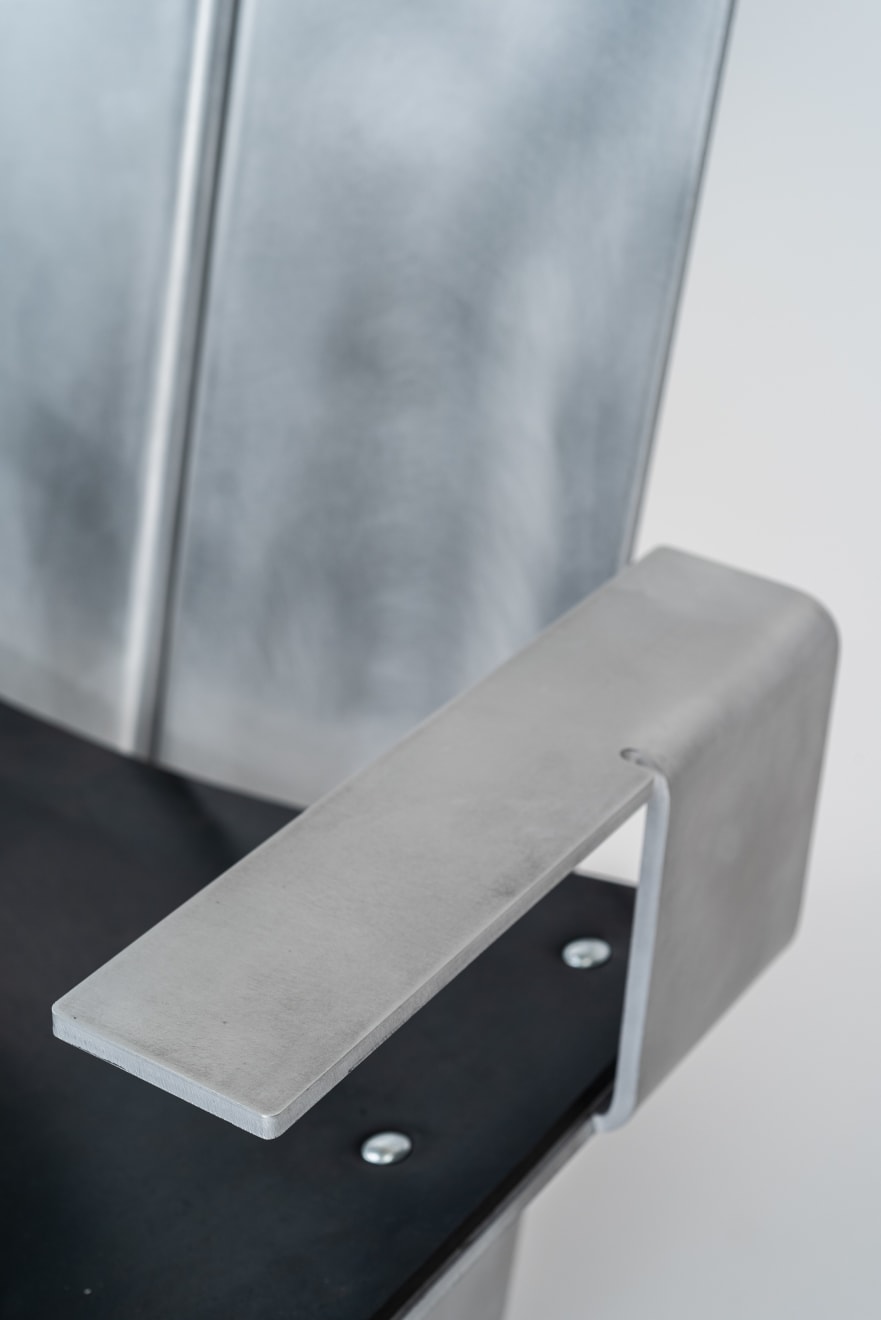 Paul Coenen, Guminė poilsio kėdė 2 (su porankiu) / Rubber lounge chair 2 (with armrest), 2023