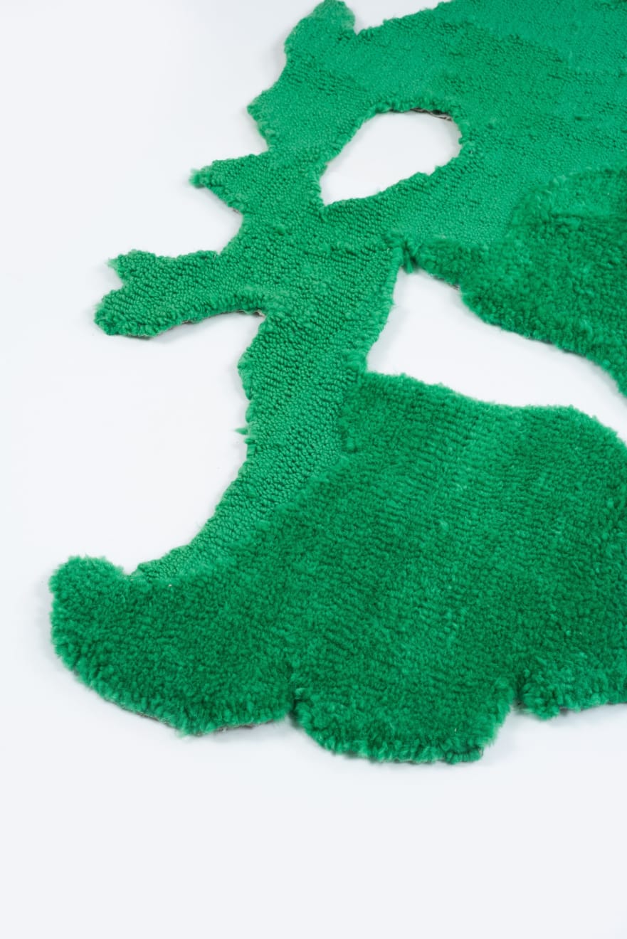 Unė Šilinytė, Kilimas „Aptrupėję, bet namai“ / Rug 'Crumbling, but still home', 2024